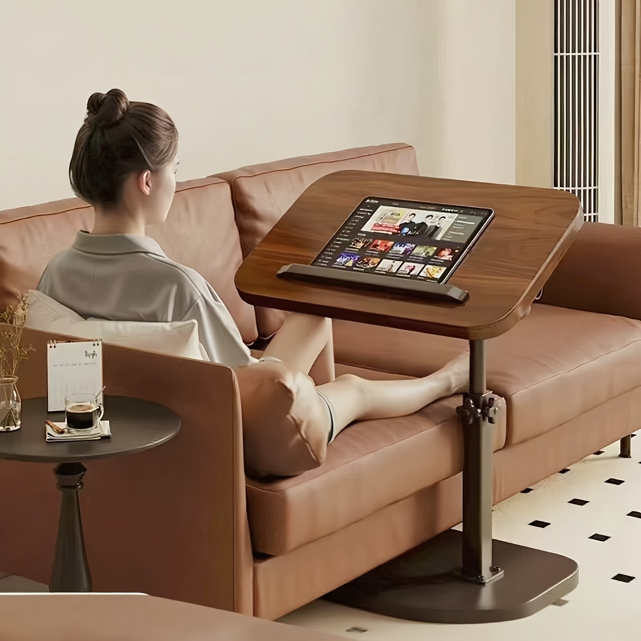Obracany stolik na laptopa z b – Office Furniture recenzja i cena